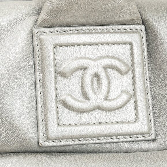 Chanel Silver & Navy Reversible Coco Cocoon Puffer Leather Large Tote Bag - Picture 7 of 12